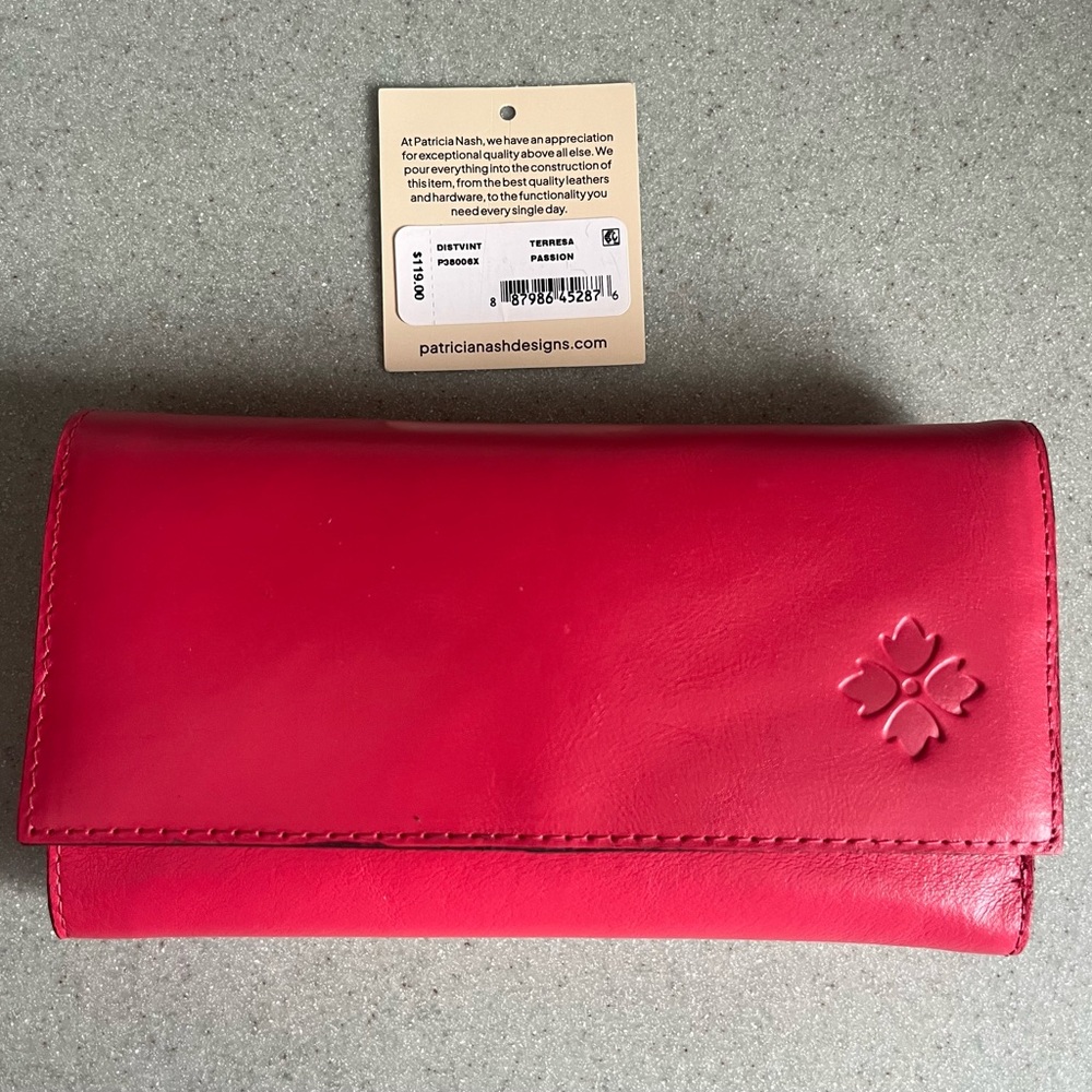 Patricia Nash Teressa  Vibrant Pink Leather Wallet NWT